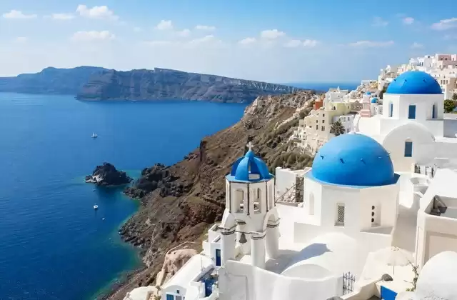 À Santorin