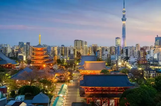 À Tokyo