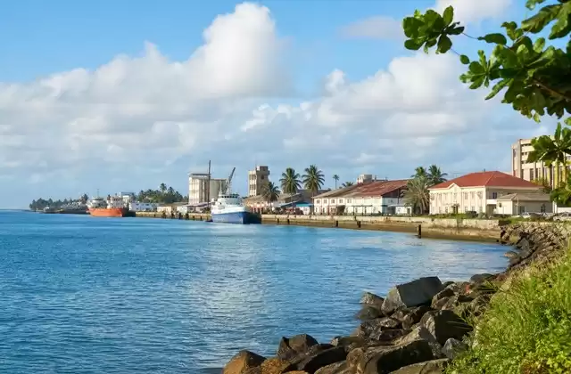 À Toamasina