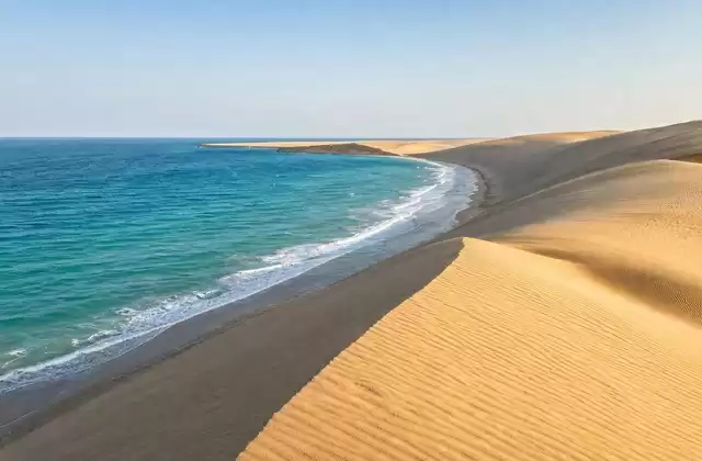 À Khor Al Adaid