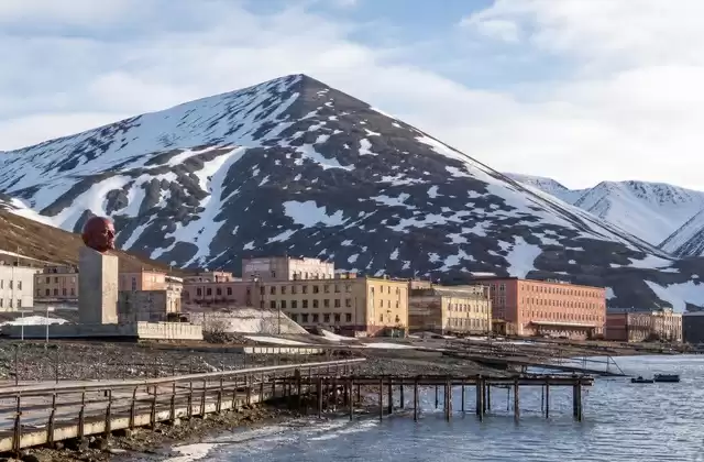 À Pyramiden ou Barentsburg