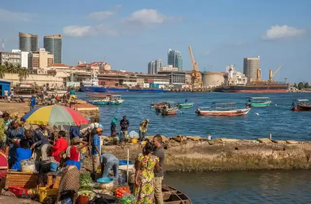 À Dar es Salaam