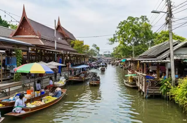 À Bangkok