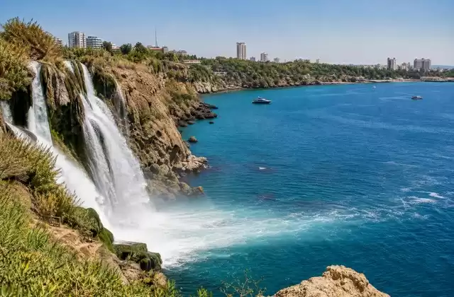 À Antalya