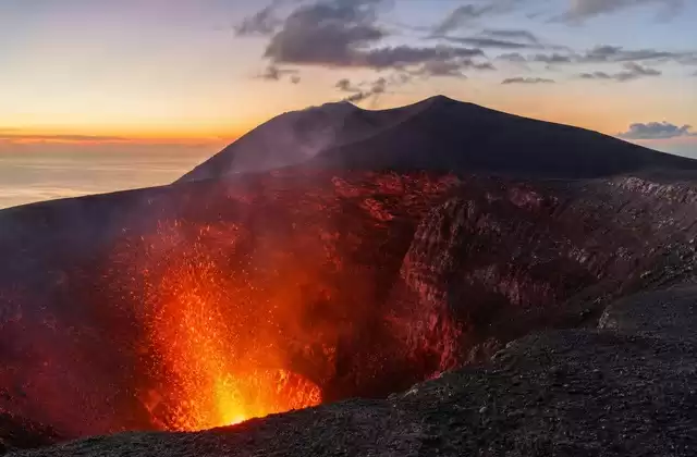 Au volcan Yasur