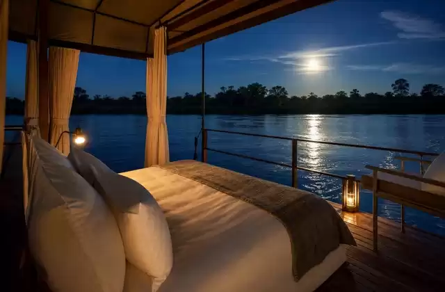 Lodge flottant ou bateau intimiste