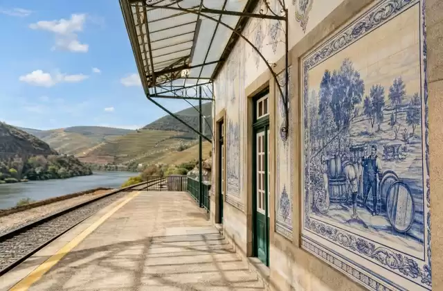 Pinhão et ses azulejos