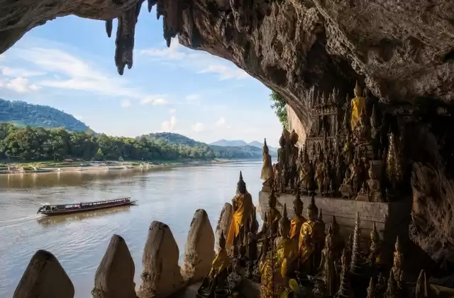 Les grottes de Pak Ou en bateau