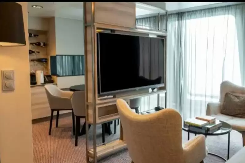 Très Grande Suite